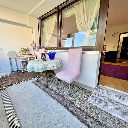 Stylish, Cozy & Quiet With One And Half In District 1 * Dusseldorf