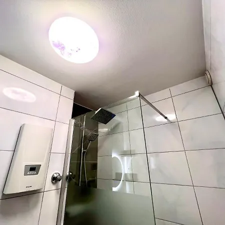 Stylish, Cozy & Quiet With One And Half In District 1 Apartmán