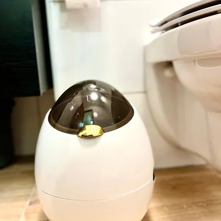 Stylish, Cozy & Quiet With One And Half In District 1 Düsseldorf