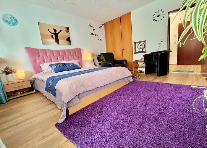 Apartmán Stylish, Cozy & Quiet With One And Half In District 1 *