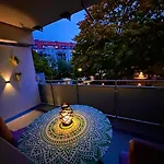 Stylish, Cozy & Quiet With One And Half In District 1 Apartman Düsseldorf