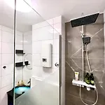 Apartman Stylish, Cozy & Quiet With One And Half In District 1