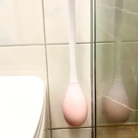 Stylish, Cozy & Quiet With One And Half In District 1 Düsseldorf