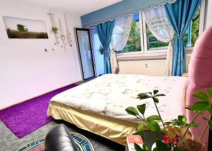 Stylish, Cozy & Quiet With One And Half In District 1 דירה