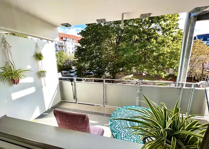 Stylish, Cozy & Quiet With One And Half In District 1 Düsseldorf