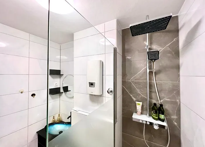 Apartment Stylish, Cozy & Quiet With One And Half In District 1