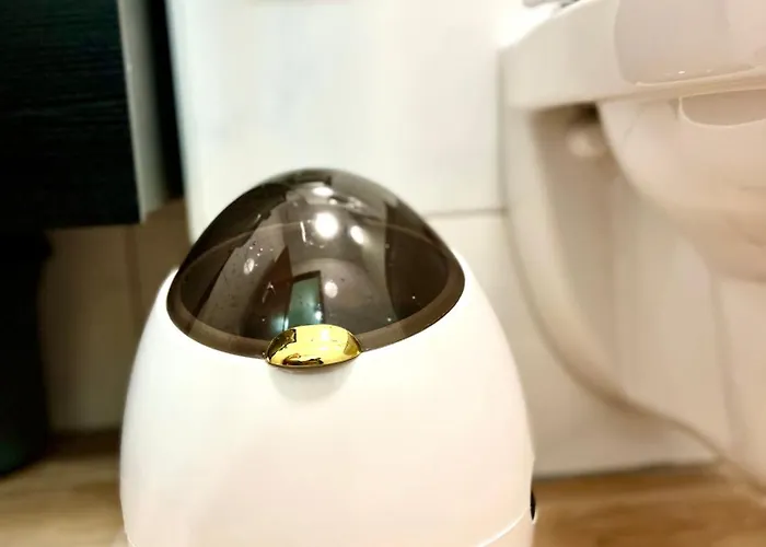 Stylish, Cozy & Quiet With One And Half In District 1 Düsseldorf