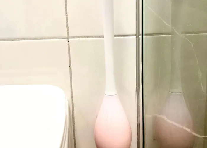 Stylish, Cozy & Quiet With One And Half In District 1 Düsseldorf