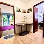 Stylish, Cozy & Quiet With One And Half In District 1 Apartamento Düsseldorf