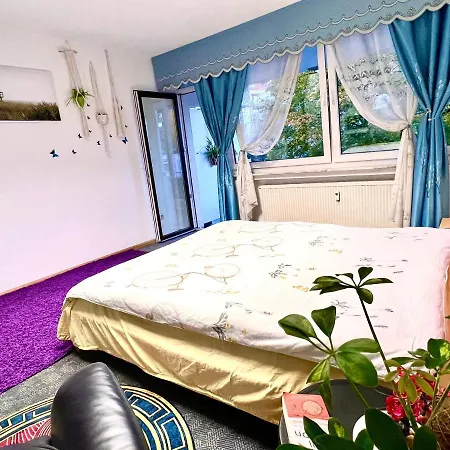 Stylish, Cozy & Quiet With One And Half In District 1 Apartman
