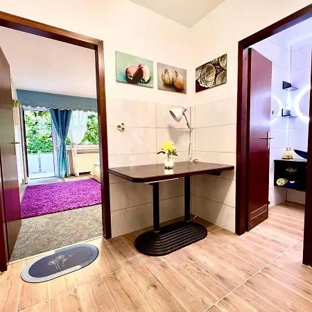 Stylish, Cozy & Quiet With One And Half In District 1 Apartman Düsseldorf