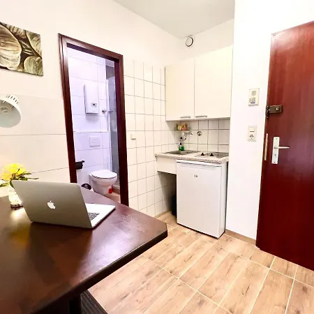 Stylish, Cozy & Quiet With One And Half In District 1 Apartman *