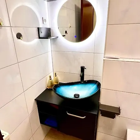 Stylish, Cozy & Quiet With One And Half In District 1 Apartman Düsseldorf