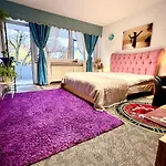 Stylish, Cozy & Quiet With One And Half In District 1 Дюссельдорф