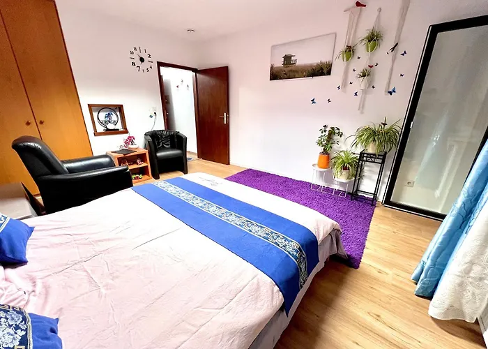 Stylish, Cozy & Quiet With One And Half In District 1 Διαμέρισμα Ντίσελντορφ