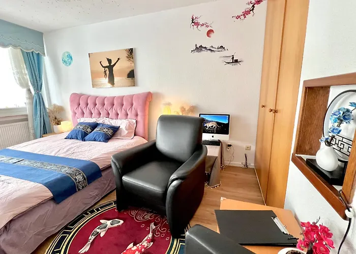 Stylish, Cozy & Quiet With One And Half In District 1 Διαμέρισμα Ντίσελντορφ